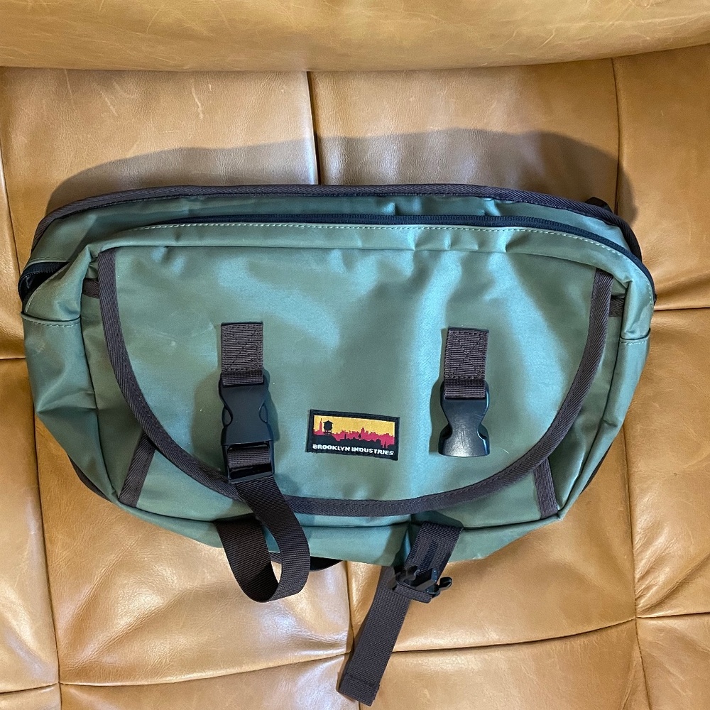 Brooklyn Industries Sixohsix Cross Body Sling Pack